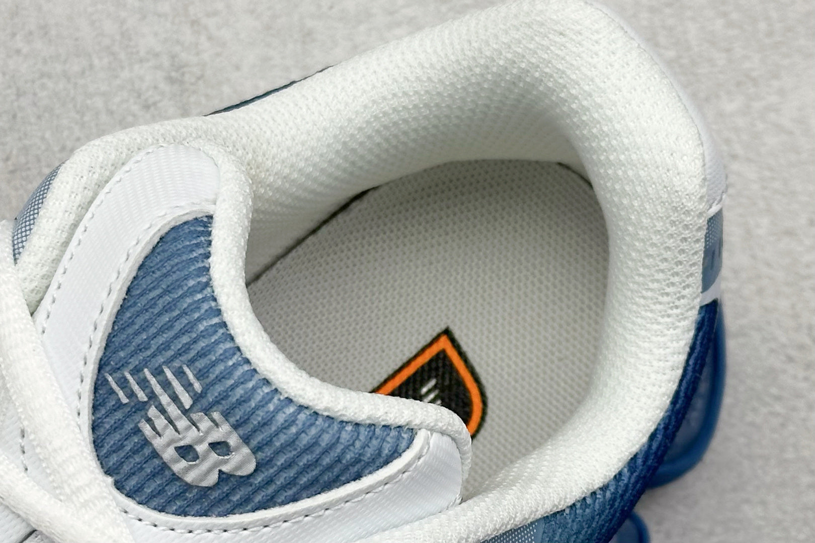 New Balance Abzorb 2000  'Baby Blue'